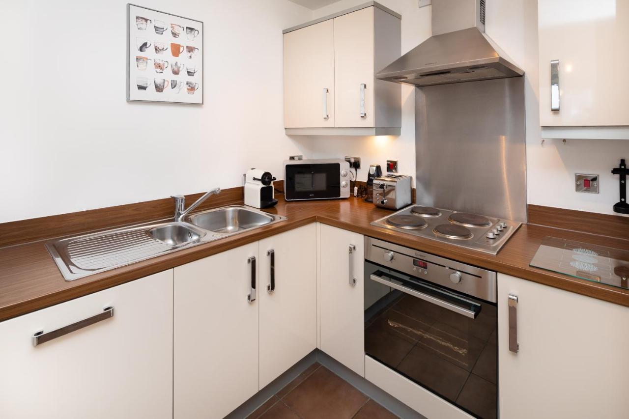 Stylish City Centre Apartment - Home From Home With Fully-Equipped Kitchen, Smart Tv, Netflix, Superfast Wifi, Free Parking, Self Check-In - By Brightleap Apartments Milton Keynes Exterior photo