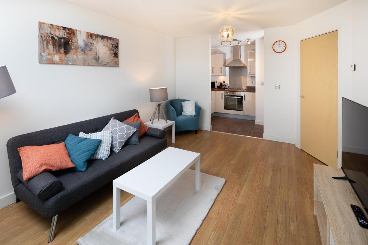 Stylish City Centre Apartment - Home From Home With Fully-Equipped Kitchen, Smart Tv, Netflix, Superfast Wifi, Free Parking, Self Check-In - By Brightleap Apartments Milton Keynes Exterior photo