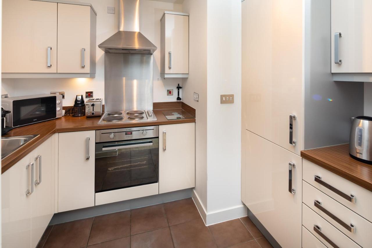 Stylish City Centre Apartment - Home From Home With Fully-Equipped Kitchen, Smart Tv, Netflix, Superfast Wifi, Free Parking, Self Check-In - By Brightleap Apartments Milton Keynes Exterior photo