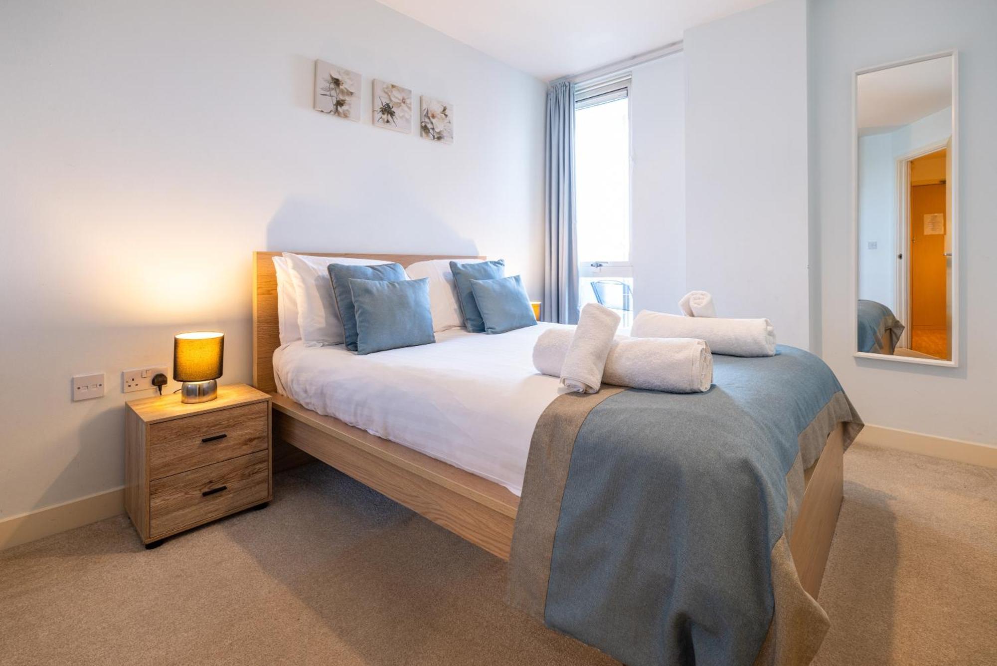 Stylish City Centre Apartment - Home From Home With Fully-Equipped Kitchen, Smart Tv, Netflix, Superfast Wifi, Free Parking, Self Check-In - By Brightleap Apartments Milton Keynes Exterior photo