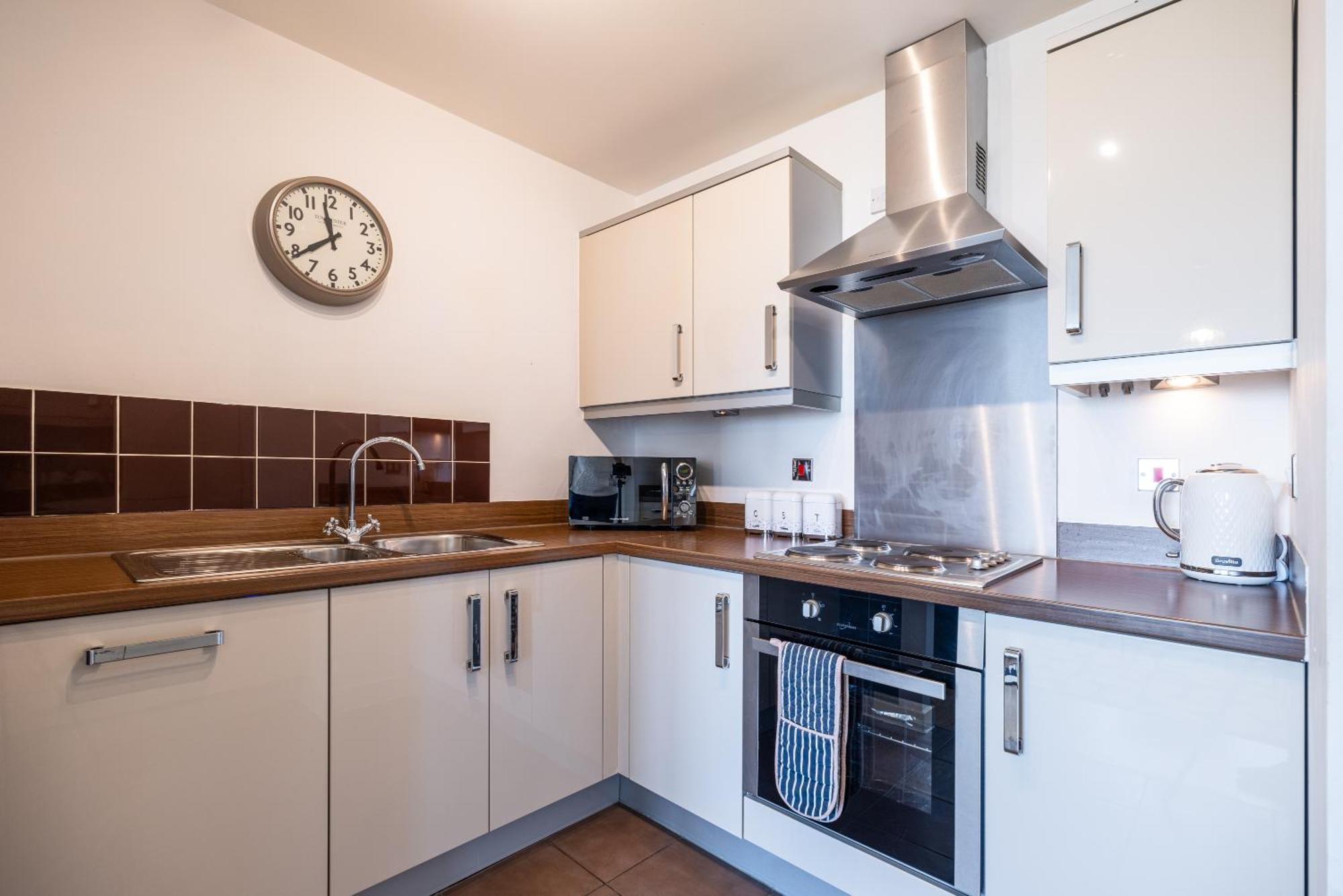 Stylish City Centre Apartment - Home From Home With Fully-Equipped Kitchen, Smart Tv, Netflix, Superfast Wifi, Free Parking, Self Check-In - By Brightleap Apartments Milton Keynes Exterior photo