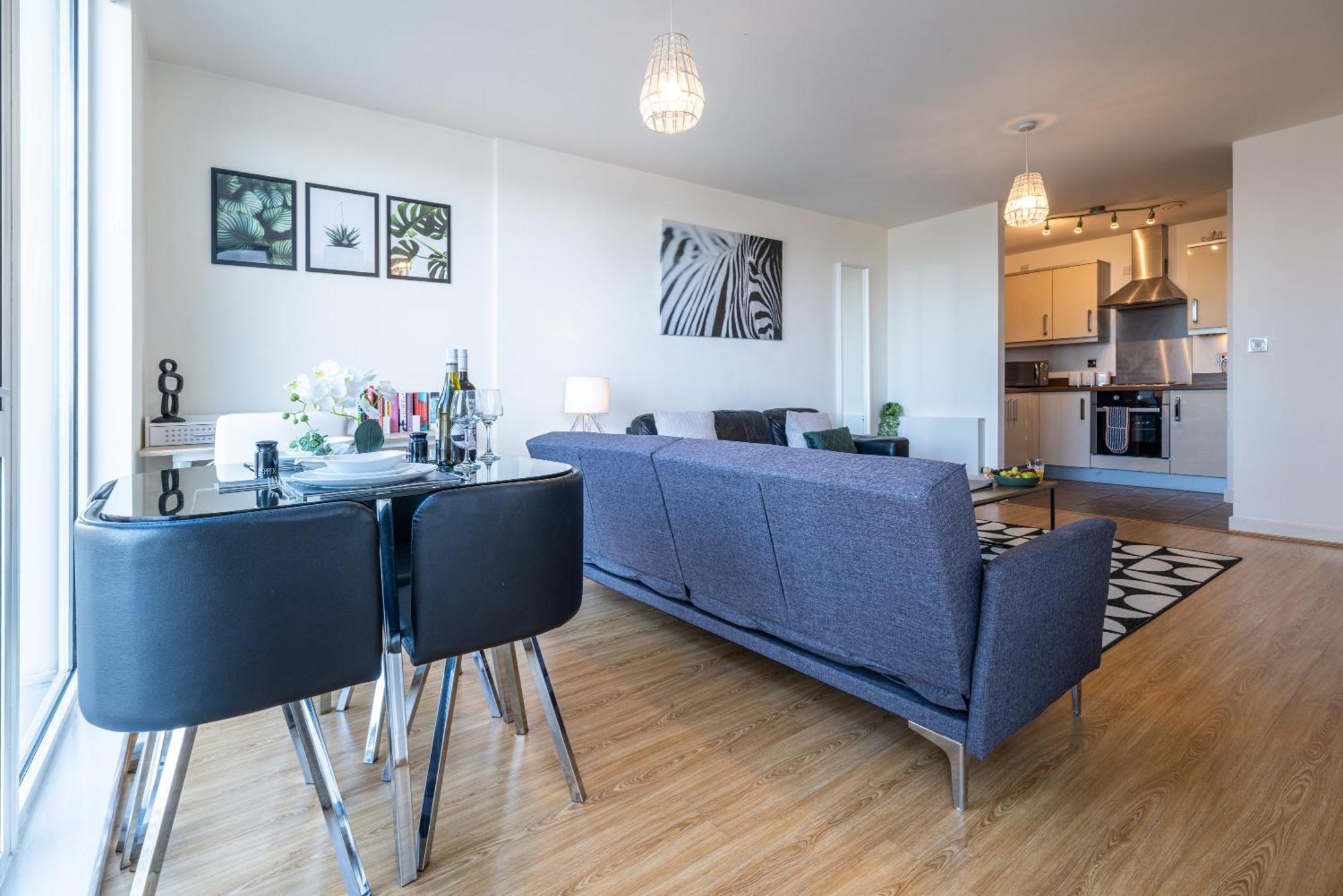 Stylish City Centre Apartment - Home From Home With Fully-Equipped Kitchen, Smart Tv, Netflix, Superfast Wifi, Free Parking, Self Check-In - By Brightleap Apartments Milton Keynes Exterior photo