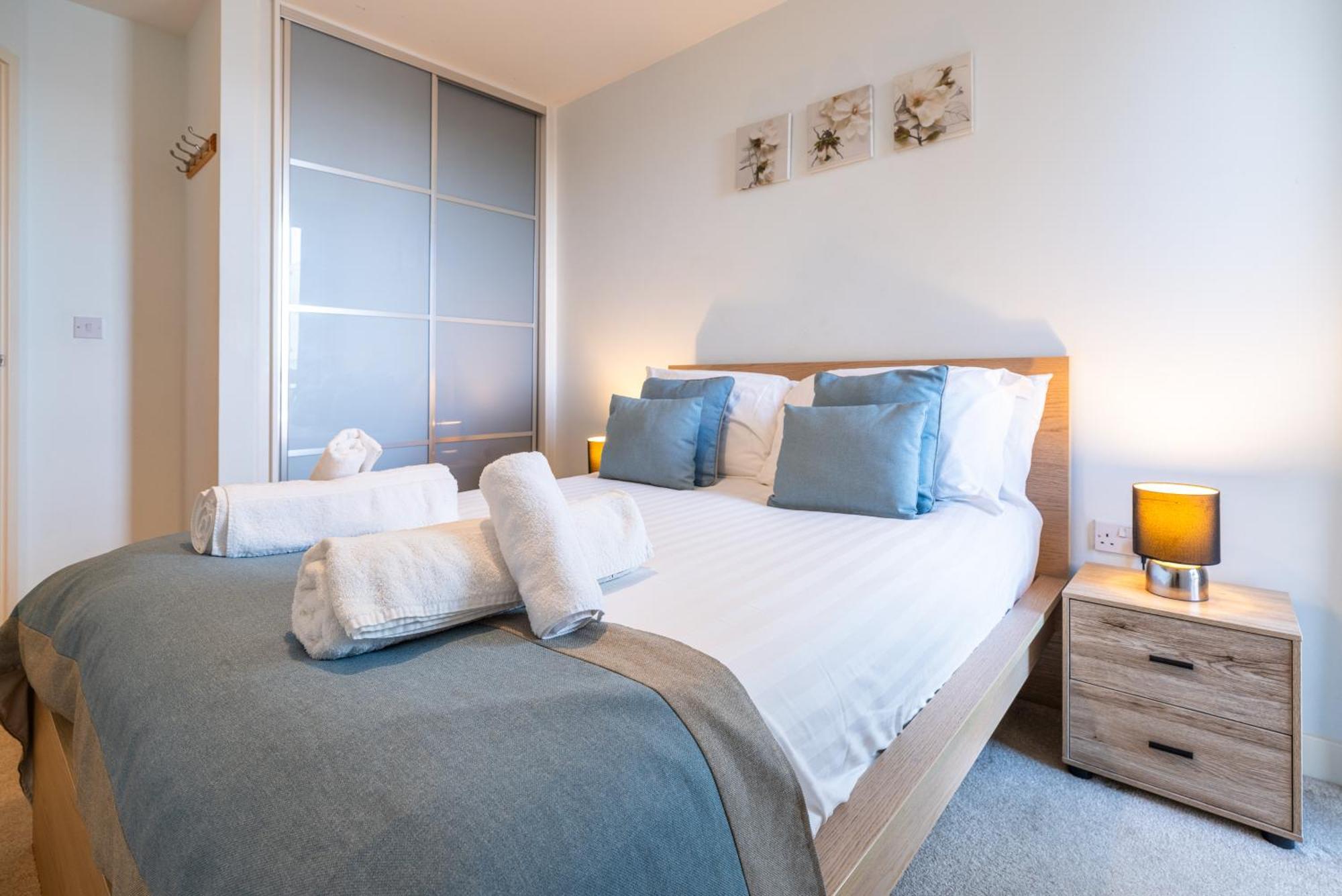 Stylish City Centre Apartment - Home From Home With Fully-Equipped Kitchen, Smart Tv, Netflix, Superfast Wifi, Free Parking, Self Check-In - By Brightleap Apartments Milton Keynes Exterior photo